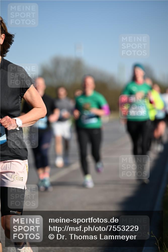 06.04.2025 - 44. Internationalen Wilhelmsburger Insellauf Dr. Thomas Lammeyer http://msf.ph/oto/7553229 06.04.2025 09:27:30 Laufen  meine-sportfotos.de