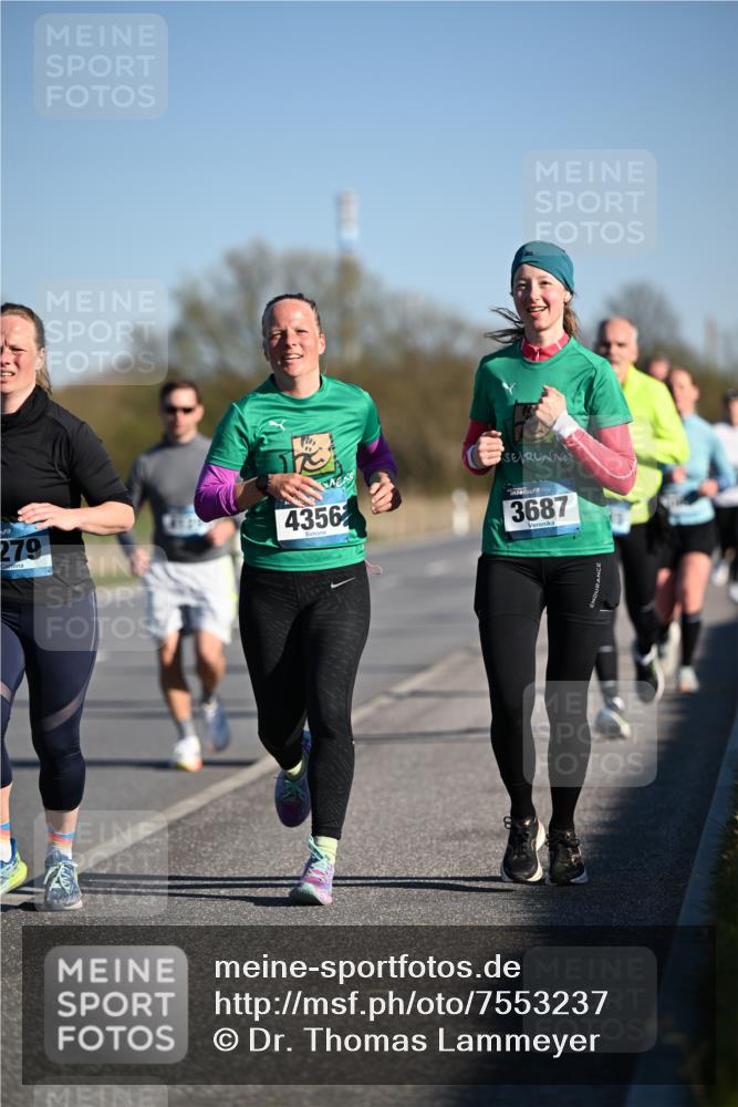 06.04.2025 - 44. Internationalen Wilhelmsburger Insellauf Dr. Thomas Lammeyer http://msf.ph/oto/7553237 06.04.2025 09:27:31 Laufen 279, 4356, 3687 meine-sportfotos.de