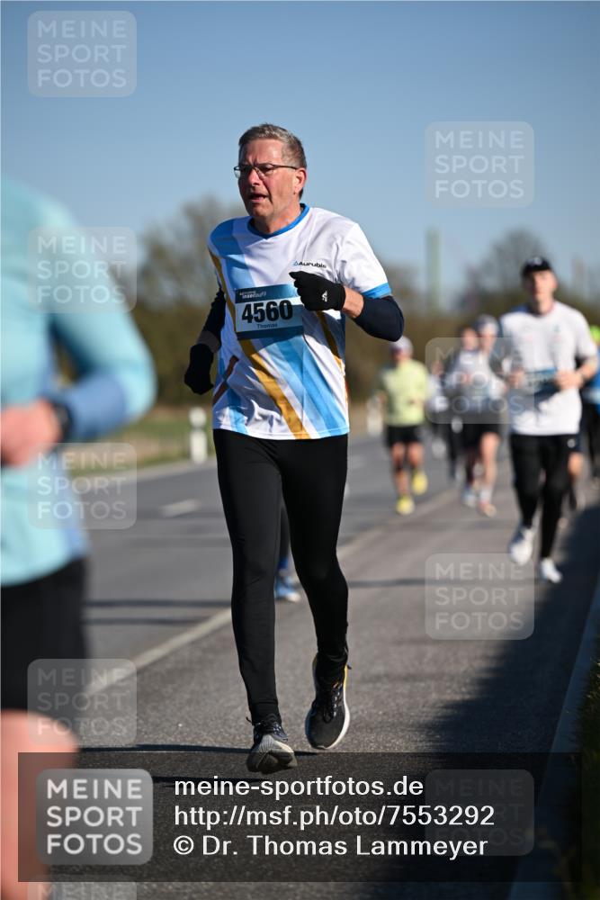 06.04.2025 - 44. Internationalen Wilhelmsburger Insellauf Dr. Thomas Lammeyer http://msf.ph/oto/7553292 06.04.2025 09:27:37 Laufen 4560 meine-sportfotos.de