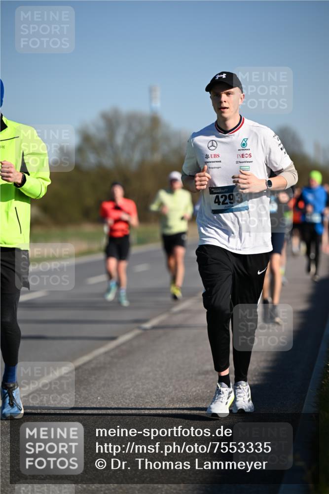 06.04.2025 - 44. Internationalen Wilhelmsburger Insellauf Dr. Thomas Lammeyer http://msf.ph/oto/7553335 06.04.2025 09:27:40 Laufen 4293 meine-sportfotos.de