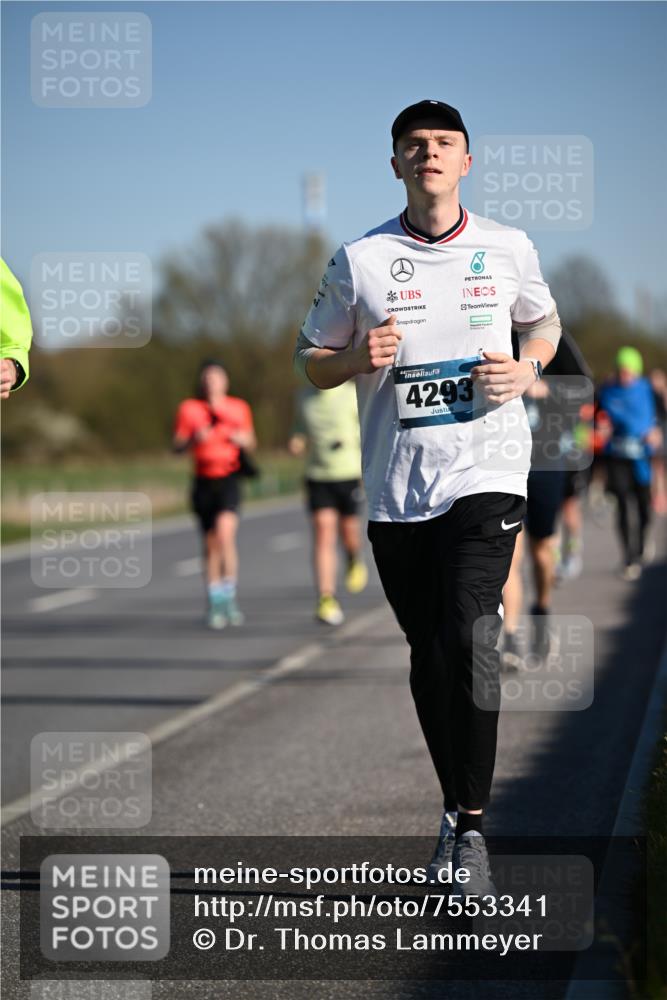 06.04.2025 - 44. Internationalen Wilhelmsburger Insellauf Dr. Thomas Lammeyer http://msf.ph/oto/7553341 06.04.2025 09:27:41 Laufen 4293 meine-sportfotos.de