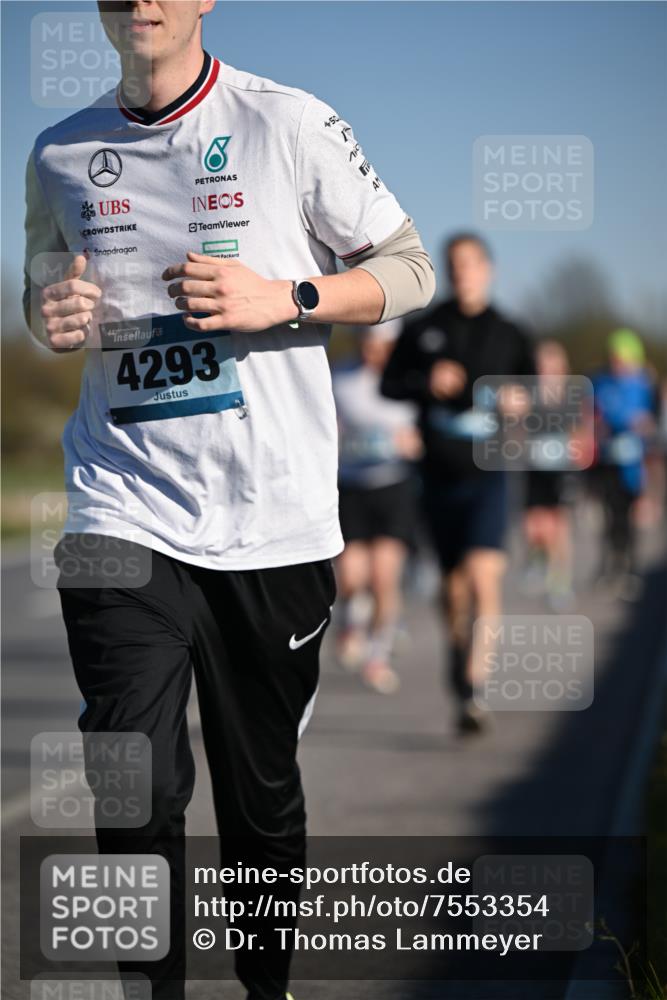 06.04.2025 - 44. Internationalen Wilhelmsburger Insellauf Dr. Thomas Lammeyer http://msf.ph/oto/7553354 06.04.2025 09:27:42 Laufen 16, 4293, 450 meine-sportfotos.de