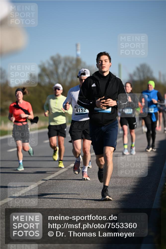 06.04.2025 - 44. Internationalen Wilhelmsburger Insellauf Dr. Thomas Lammeyer http://msf.ph/oto/7553360 06.04.2025 09:27:43 Laufen 4152 meine-sportfotos.de