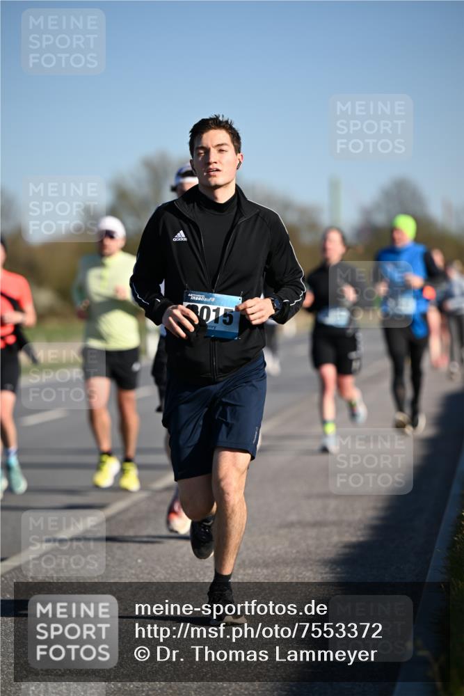 06.04.2025 - 44. Internationalen Wilhelmsburger Insellauf Dr. Thomas Lammeyer http://msf.ph/oto/7553372 06.04.2025 09:27:43 Laufen 015 meine-sportfotos.de