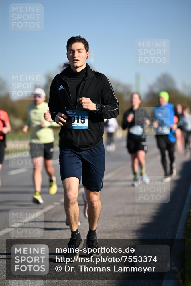 06.04.2025 - 44. Internationalen Wilhelmsburger Insellauf Dr. Thomas Lammeyer http://msf.ph/oto/7553374 06.04.2025 09:27:44 Laufen 015 meine-sportfotos.de