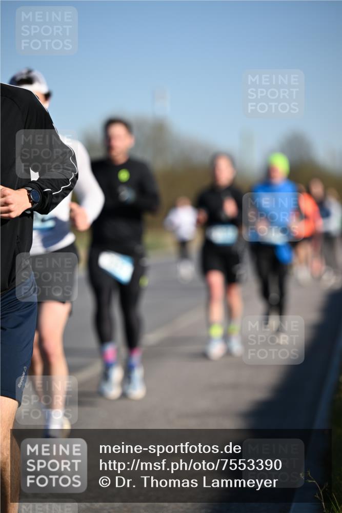 06.04.2025 - 44. Internationalen Wilhelmsburger Insellauf Dr. Thomas Lammeyer http://msf.ph/oto/7553390 06.04.2025 09:27:45 Laufen  meine-sportfotos.de