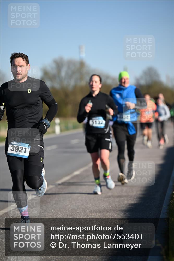 06.04.2025 - 44. Internationalen Wilhelmsburger Insellauf Dr. Thomas Lammeyer http://msf.ph/oto/7553401 06.04.2025 09:27:46 Laufen 3921, 5132 meine-sportfotos.de