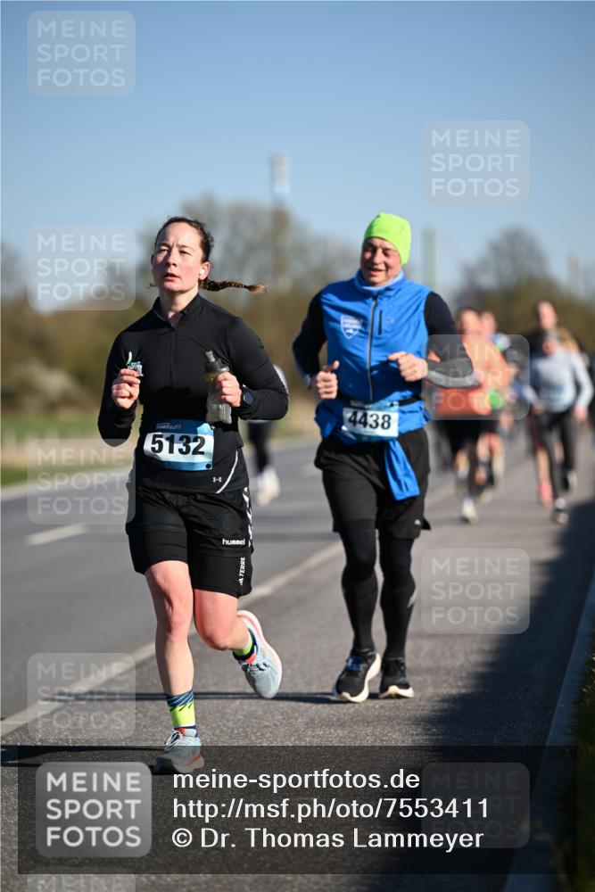 06.04.2025 - 44. Internationalen Wilhelmsburger Insellauf Dr. Thomas Lammeyer http://msf.ph/oto/7553411 06.04.2025 09:27:47 Laufen 5132, 4438 meine-sportfotos.de