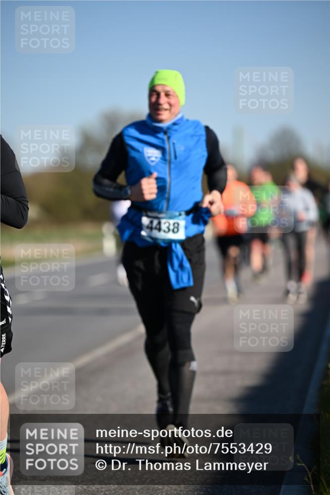 06.04.2025 - 44. Internationalen Wilhelmsburger Insellauf Dr. Thomas Lammeyer http://msf.ph/oto/7553429 06.04.2025 09:27:48 Laufen 4438 meine-sportfotos.de