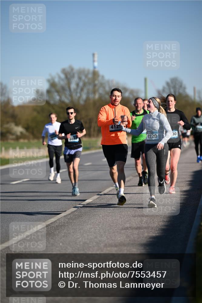06.04.2025 - 44. Internationalen Wilhelmsburger Insellauf Dr. Thomas Lammeyer http://msf.ph/oto/7553457 06.04.2025 09:27:50 Laufen 386, 4121, 4120, 30 meine-sportfotos.de