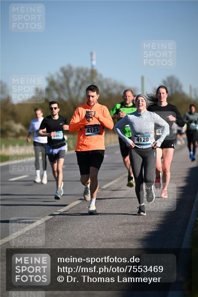 06.04.2025 - 44. Internationalen Wilhelmsburger Insellauf Dr. Thomas Lammeyer http://msf.ph/oto/7553469 06.04.2025 09:27:51 Laufen 3863, 4121, 4120, 42 meine-sportfotos.de