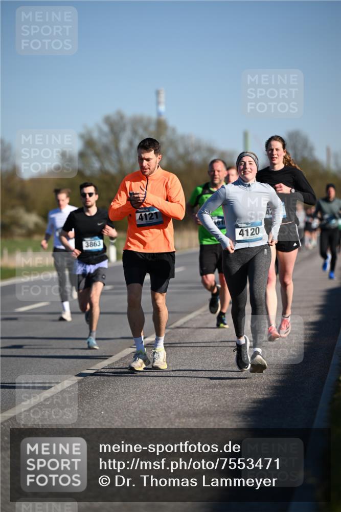 06.04.2025 - 44. Internationalen Wilhelmsburger Insellauf Dr. Thomas Lammeyer http://msf.ph/oto/7553471 06.04.2025 09:27:51 Laufen 3863, 4121, 4120 meine-sportfotos.de
