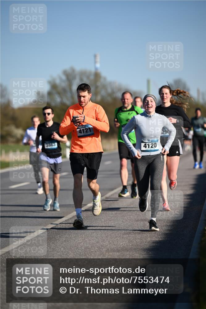 06.04.2025 - 44. Internationalen Wilhelmsburger Insellauf Dr. Thomas Lammeyer http://msf.ph/oto/7553474 06.04.2025 09:27:51 Laufen 4121, 4120, 290 meine-sportfotos.de