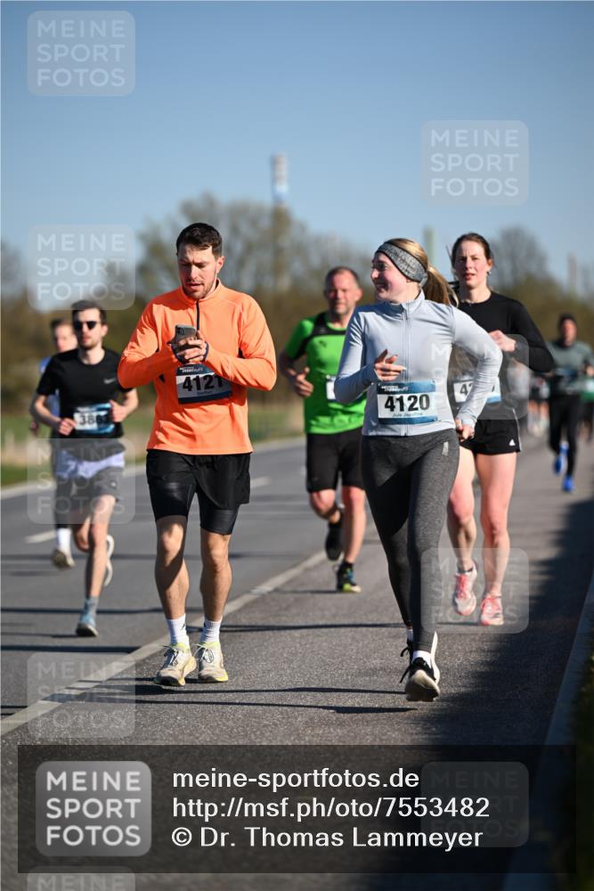 06.04.2025 - 44. Internationalen Wilhelmsburger Insellauf Dr. Thomas Lammeyer http://msf.ph/oto/7553482 06.04.2025 09:27:52 Laufen 4121, 4120 meine-sportfotos.de