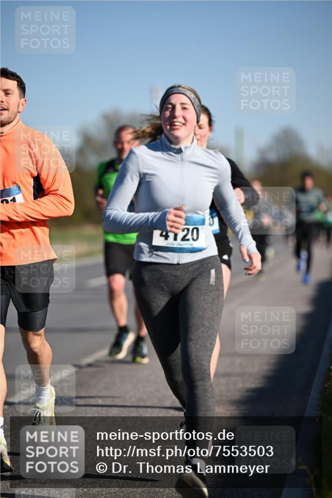 06.04.2025 - 44. Internationalen Wilhelmsburger Insellauf Dr. Thomas Lammeyer http://msf.ph/oto/7553503 06.04.2025 09:27:53 Laufen 4120 meine-sportfotos.de