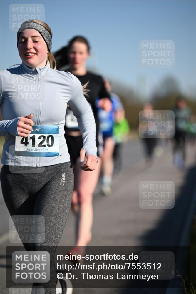 06.04.2025 - 44. Internationalen Wilhelmsburger Insellauf Dr. Thomas Lammeyer http://msf.ph/oto/7553512 06.04.2025 09:27:54 Laufen 4120 meine-sportfotos.de