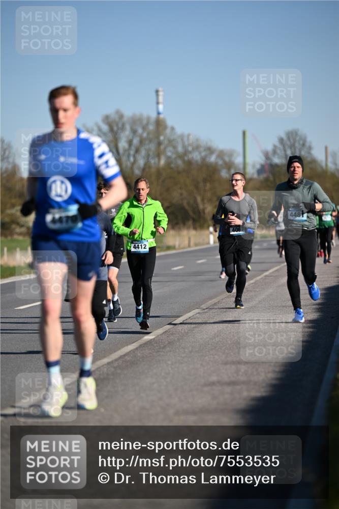 06.04.2025 - 44. Internationalen Wilhelmsburger Insellauf Dr. Thomas Lammeyer http://msf.ph/oto/7553535 06.04.2025 09:27:57 Laufen 4412, 4067, 4481 meine-sportfotos.de