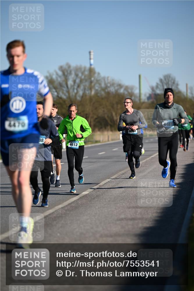 06.04.2025 - 44. Internationalen Wilhelmsburger Insellauf Dr. Thomas Lammeyer http://msf.ph/oto/7553541 06.04.2025 09:27:57 Laufen 4470, 88, 4412, 4481 meine-sportfotos.de