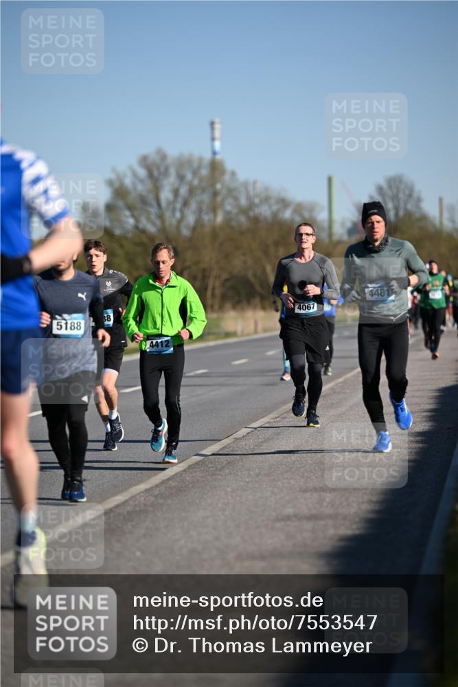 06.04.2025 - 44. Internationalen Wilhelmsburger Insellauf Dr. Thomas Lammeyer http://msf.ph/oto/7553547 06.04.2025 09:27:57 Laufen 88, 5188, 94412, 4067, 4481 meine-sportfotos.de