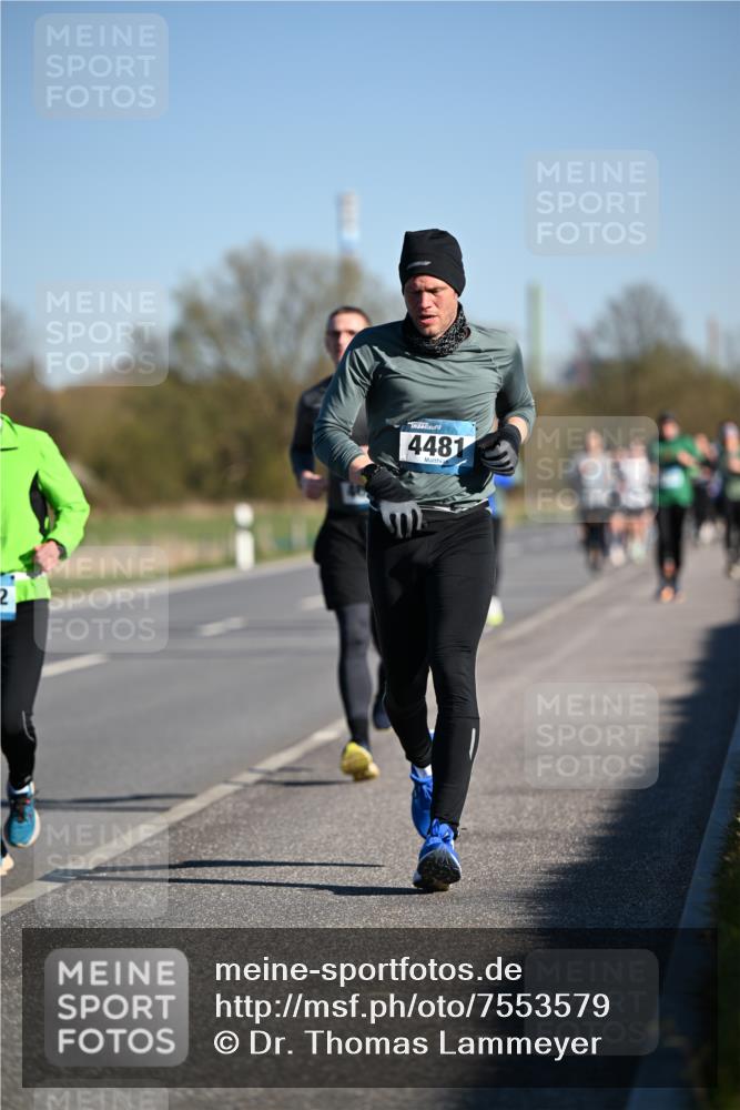 06.04.2025 - 44. Internationalen Wilhelmsburger Insellauf Dr. Thomas Lammeyer http://msf.ph/oto/7553579 06.04.2025 09:28:00 Laufen 2, 4481 meine-sportfotos.de