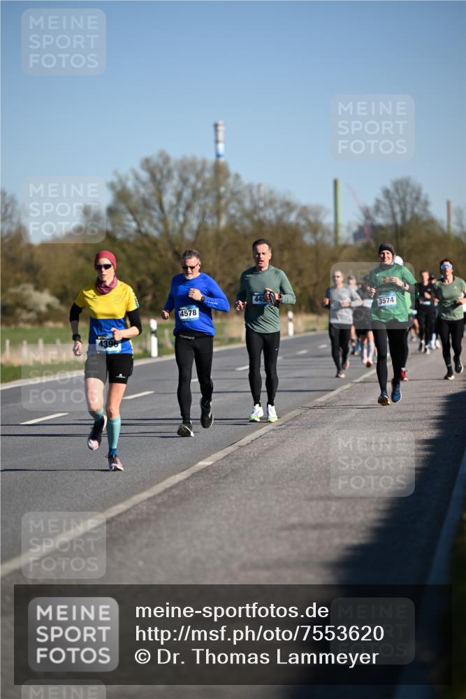 06.04.2025 - 44. Internationalen Wilhelmsburger Insellauf Dr. Thomas Lammeyer http://msf.ph/oto/7553620 06.04.2025 09:28:03 Laufen 4396, 4578, 445, 3574 meine-sportfotos.de