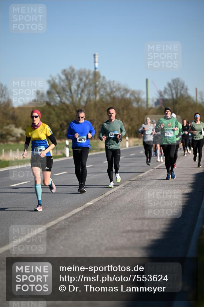 06.04.2025 - 44. Internationalen Wilhelmsburger Insellauf Dr. Thomas Lammeyer http://msf.ph/oto/7553624 06.04.2025 09:28:04 Laufen 4396, 4578, 445, 3574 meine-sportfotos.de