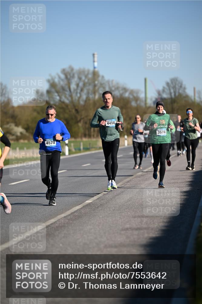 06.04.2025 - 44. Internationalen Wilhelmsburger Insellauf Dr. Thomas Lammeyer http://msf.ph/oto/7553642 06.04.2025 09:28:05 Laufen 4578, 4458, 3574 meine-sportfotos.de