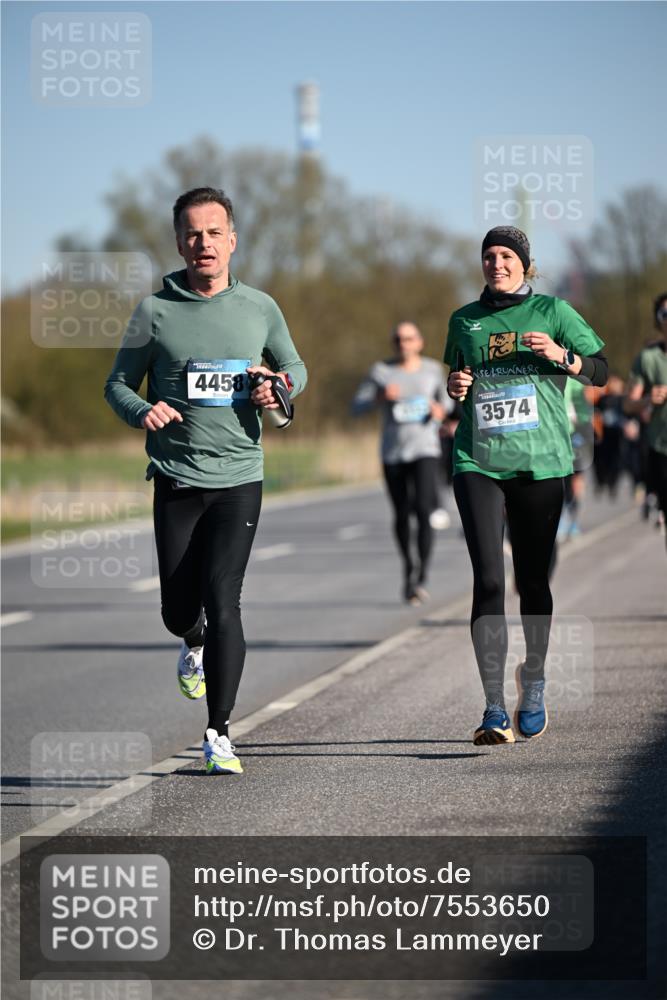 06.04.2025 - 44. Internationalen Wilhelmsburger Insellauf Dr. Thomas Lammeyer http://msf.ph/oto/7553650 06.04.2025 09:28:08 Laufen 4458, 3574 meine-sportfotos.de