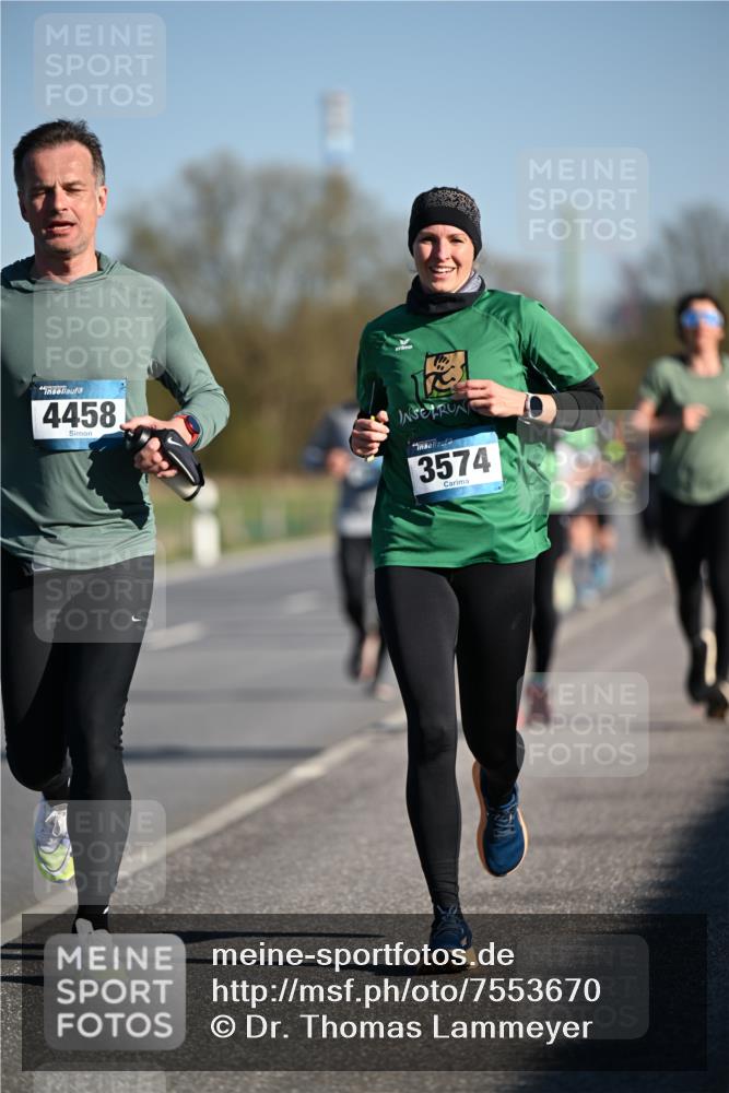 06.04.2025 - 44. Internationalen Wilhelmsburger Insellauf Dr. Thomas Lammeyer http://msf.ph/oto/7553670 06.04.2025 09:28:09 Laufen 4458, 3574 meine-sportfotos.de