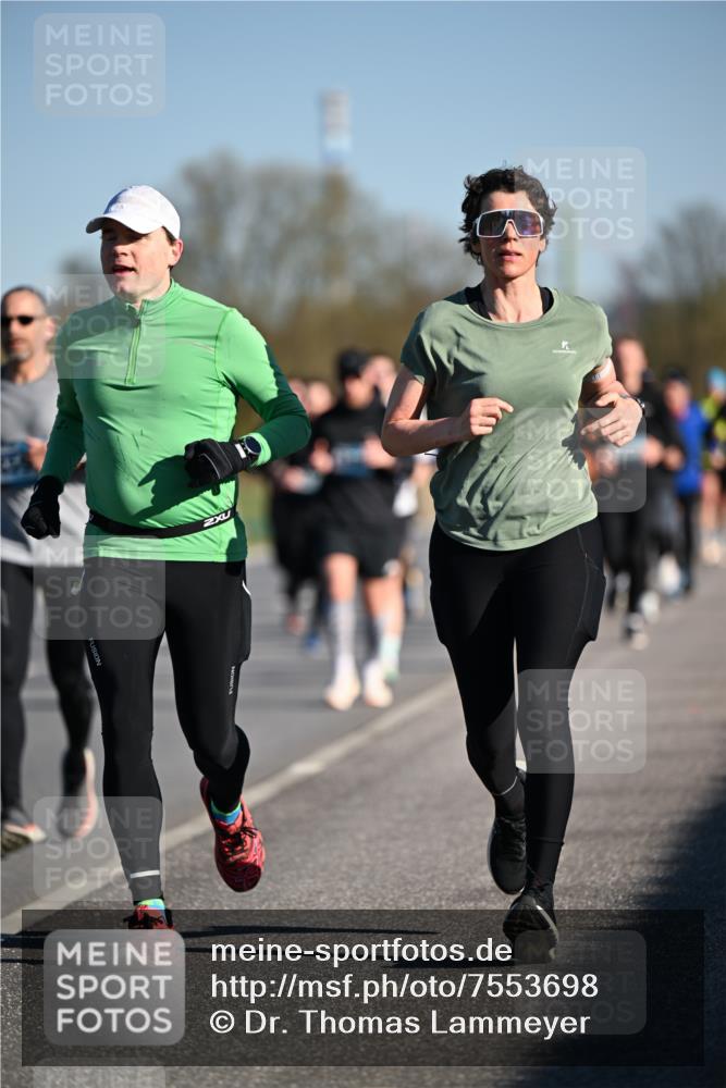 06.04.2025 - 44. Internationalen Wilhelmsburger Insellauf Dr. Thomas Lammeyer http://msf.ph/oto/7553698 06.04.2025 09:28:13 Laufen  meine-sportfotos.de