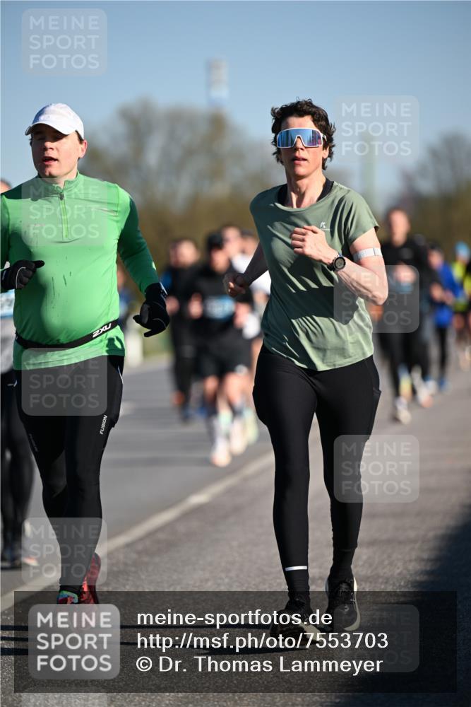 06.04.2025 - 44. Internationalen Wilhelmsburger Insellauf Dr. Thomas Lammeyer http://msf.ph/oto/7553703 06.04.2025 09:28:13 Laufen  meine-sportfotos.de