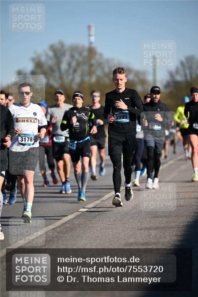 06.04.2025 - 44. Internationalen Wilhelmsburger Insellauf Dr. Thomas Lammeyer http://msf.ph/oto/7553720 06.04.2025 09:28:17 Laufen 3178, 445, 3995 meine-sportfotos.de