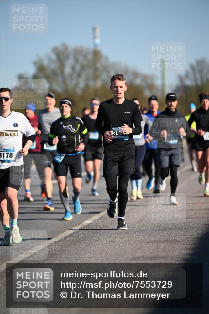 06.04.2025 - 44. Internationalen Wilhelmsburger Insellauf Dr. Thomas Lammeyer http://msf.ph/oto/7553729 06.04.2025 09:28:17 Laufen 399, 3178 meine-sportfotos.de