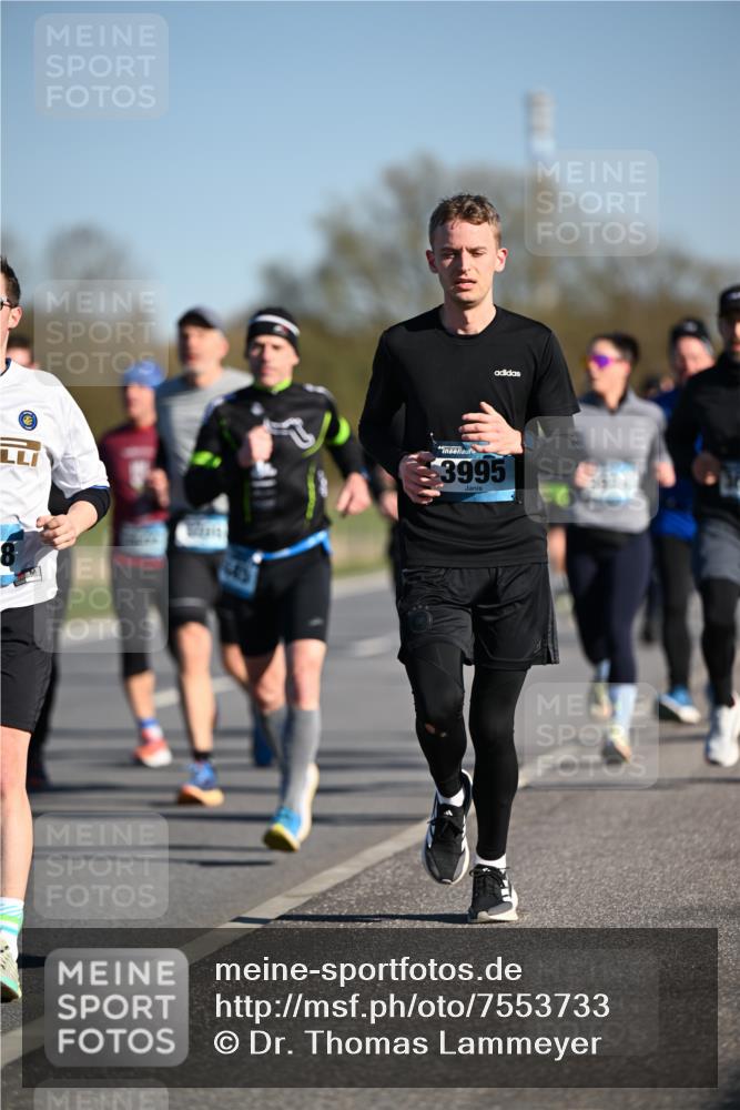 06.04.2025 - 44. Internationalen Wilhelmsburger Insellauf Dr. Thomas Lammeyer http://msf.ph/oto/7553733 06.04.2025 09:28:19 Laufen 3995 meine-sportfotos.de