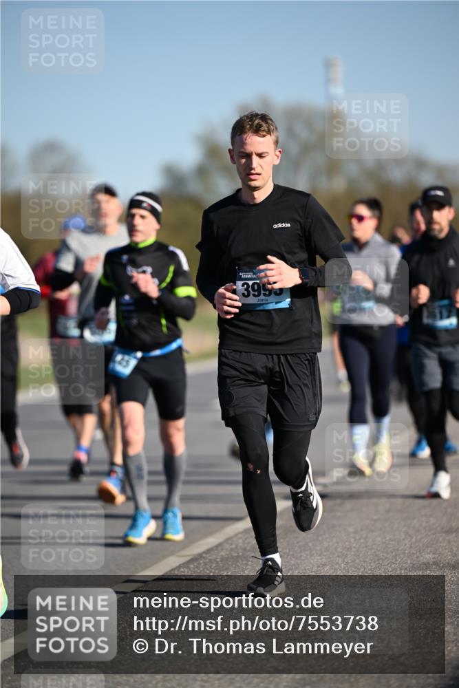 06.04.2025 - 44. Internationalen Wilhelmsburger Insellauf Dr. Thomas Lammeyer http://msf.ph/oto/7553738 06.04.2025 09:28:19 Laufen 3995 meine-sportfotos.de
