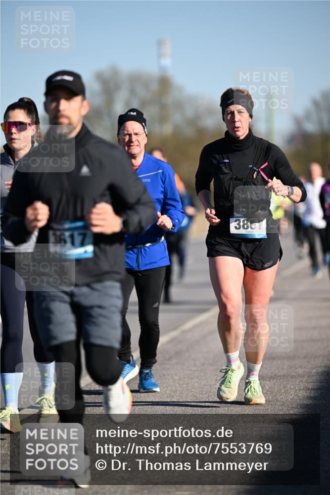 06.04.2025 - 44. Internationalen Wilhelmsburger Insellauf Dr. Thomas Lammeyer http://msf.ph/oto/7553769 06.04.2025 09:28:22 Laufen 3617, 380 meine-sportfotos.de