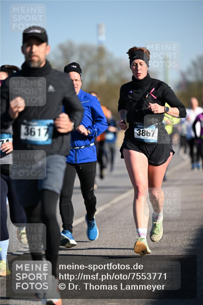 06.04.2025 - 44. Internationalen Wilhelmsburger Insellauf Dr. Thomas Lammeyer http://msf.ph/oto/7553771 06.04.2025 09:28:22 Laufen 3617, 3867 meine-sportfotos.de