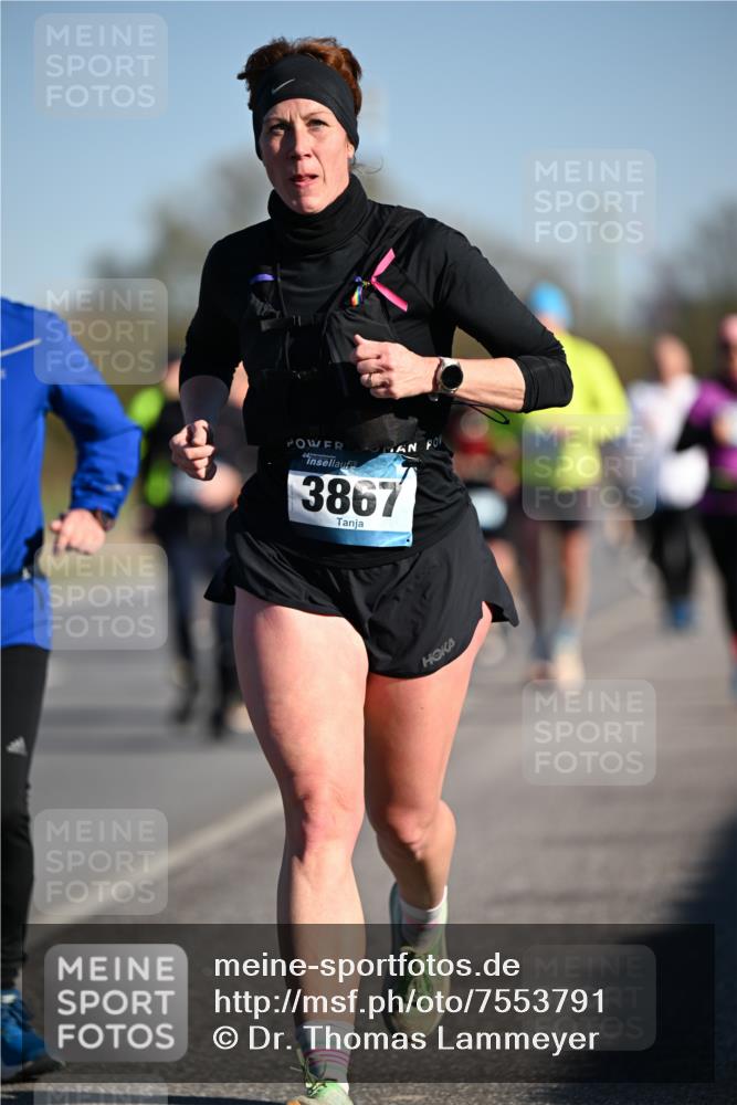 06.04.2025 - 44. Internationalen Wilhelmsburger Insellauf Dr. Thomas Lammeyer http://msf.ph/oto/7553791 06.04.2025 09:28:23 Laufen 4, 44, 3867 meine-sportfotos.de