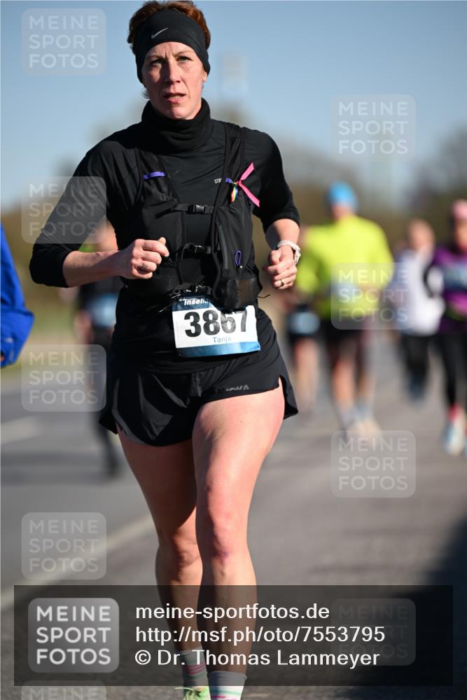 06.04.2025 - 44. Internationalen Wilhelmsburger Insellauf Dr. Thomas Lammeyer http://msf.ph/oto/7553795 06.04.2025 09:28:23 Laufen 3867 meine-sportfotos.de