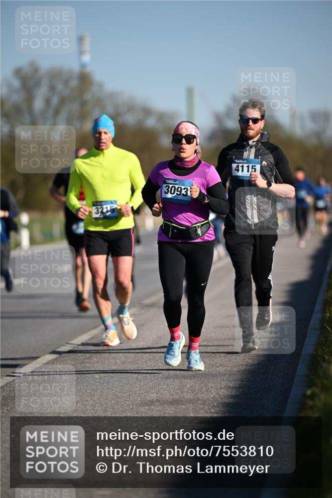 06.04.2025 - 44. Internationalen Wilhelmsburger Insellauf Dr. Thomas Lammeyer http://msf.ph/oto/7553810 06.04.2025 09:28:25 Laufen 3215, 3093, 4115 meine-sportfotos.de