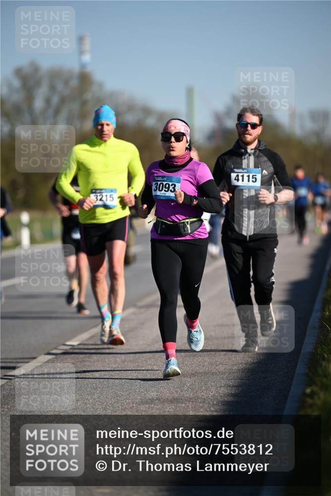 06.04.2025 - 44. Internationalen Wilhelmsburger Insellauf Dr. Thomas Lammeyer http://msf.ph/oto/7553812 06.04.2025 09:28:26 Laufen 3093, 3215, 4115, 77 meine-sportfotos.de
