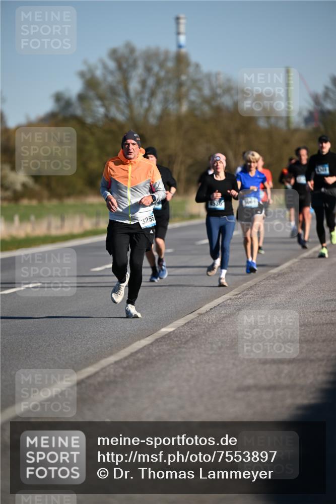 06.04.2025 - 44. Internationalen Wilhelmsburger Insellauf Dr. Thomas Lammeyer http://msf.ph/oto/7553897 06.04.2025 09:28:33 Laufen 3255 meine-sportfotos.de