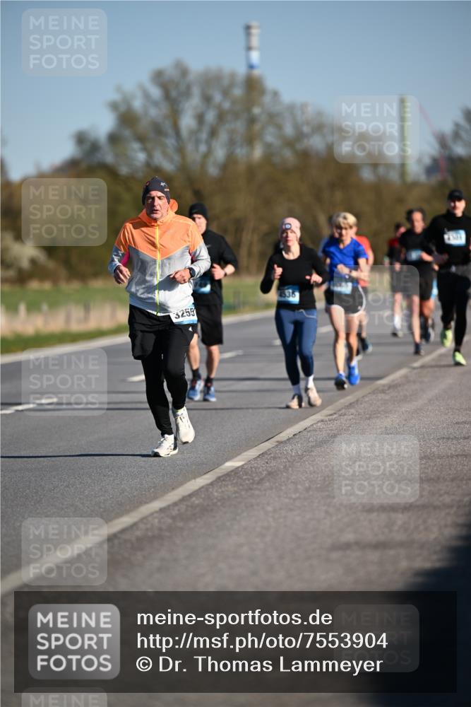 06.04.2025 - 44. Internationalen Wilhelmsburger Insellauf Dr. Thomas Lammeyer http://msf.ph/oto/7553904 06.04.2025 09:28:33 Laufen 3255 meine-sportfotos.de