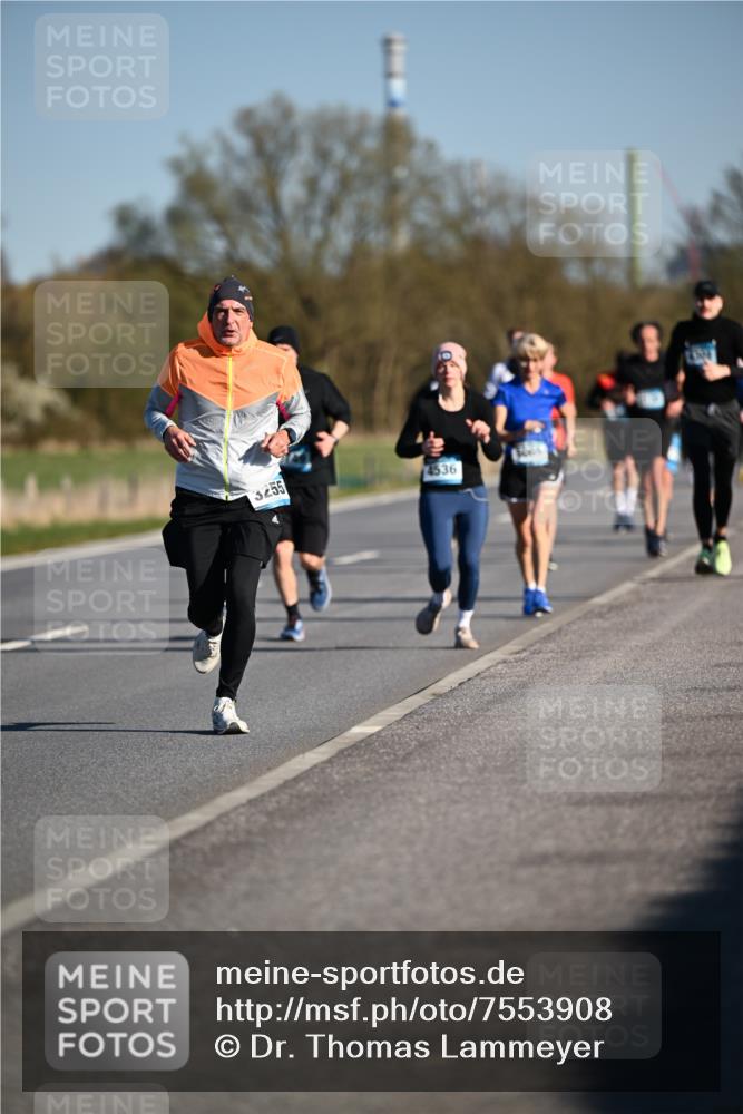 06.04.2025 - 44. Internationalen Wilhelmsburger Insellauf Dr. Thomas Lammeyer http://msf.ph/oto/7553908 06.04.2025 09:28:34 Laufen 3255, 4536 meine-sportfotos.de