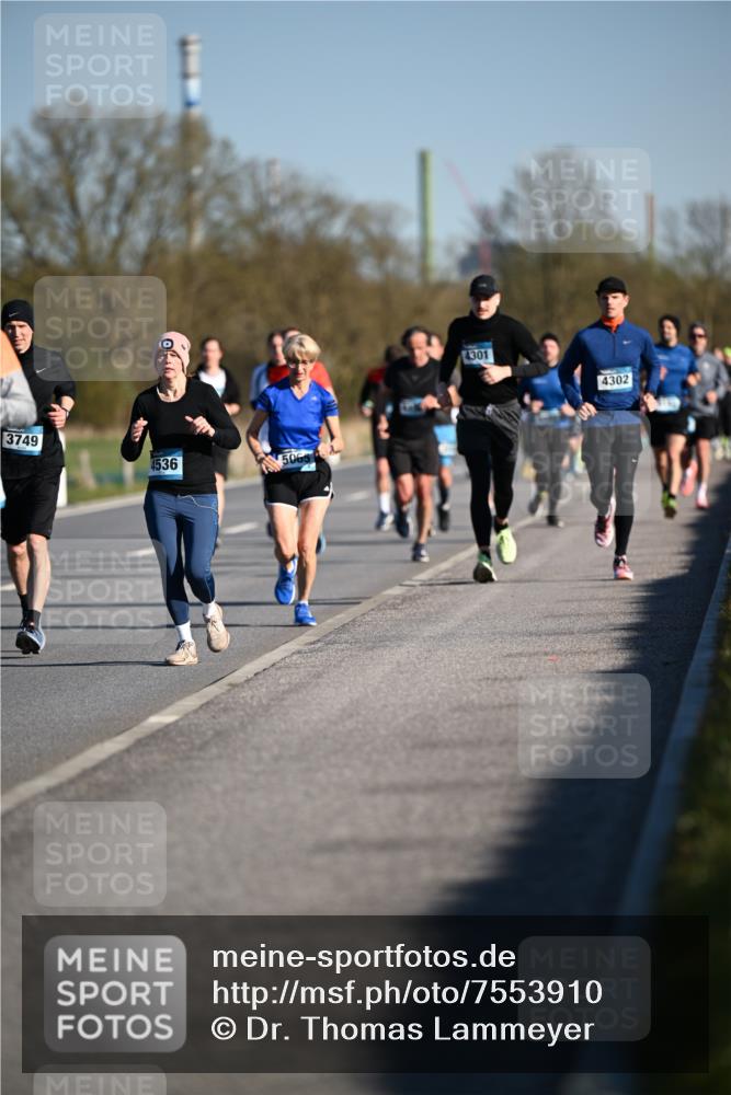 06.04.2025 - 44. Internationalen Wilhelmsburger Insellauf Dr. Thomas Lammeyer http://msf.ph/oto/7553910 06.04.2025 09:28:34 Laufen 3749, 4536, 5065, 4301, 4302 meine-sportfotos.de