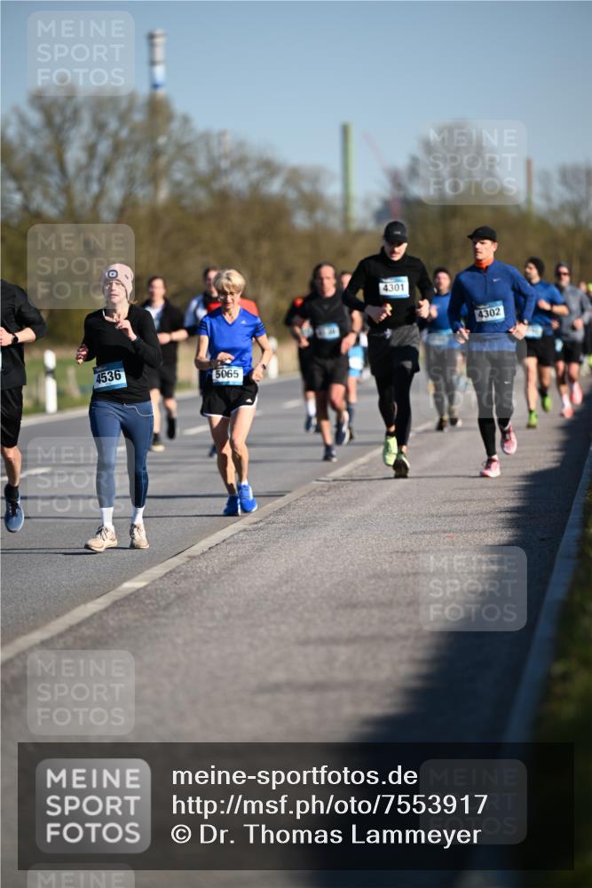 06.04.2025 - 44. Internationalen Wilhelmsburger Insellauf Dr. Thomas Lammeyer http://msf.ph/oto/7553917 06.04.2025 09:28:35 Laufen 4536, 5065, 4301, 4302 meine-sportfotos.de