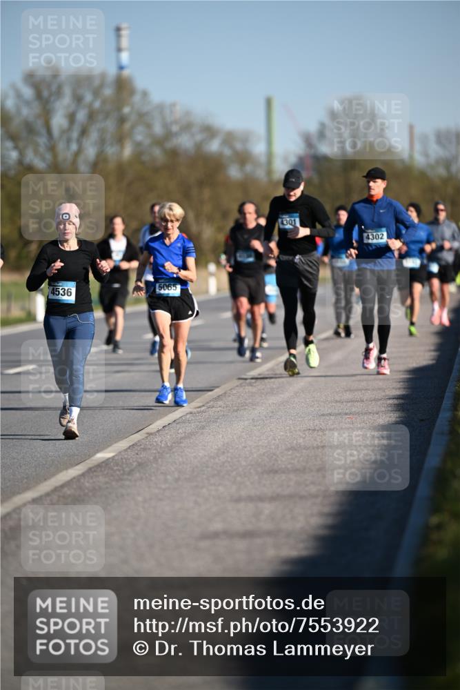 06.04.2025 - 44. Internationalen Wilhelmsburger Insellauf Dr. Thomas Lammeyer http://msf.ph/oto/7553922 06.04.2025 09:28:35 Laufen 5065, 4536, 4301, 4302 meine-sportfotos.de