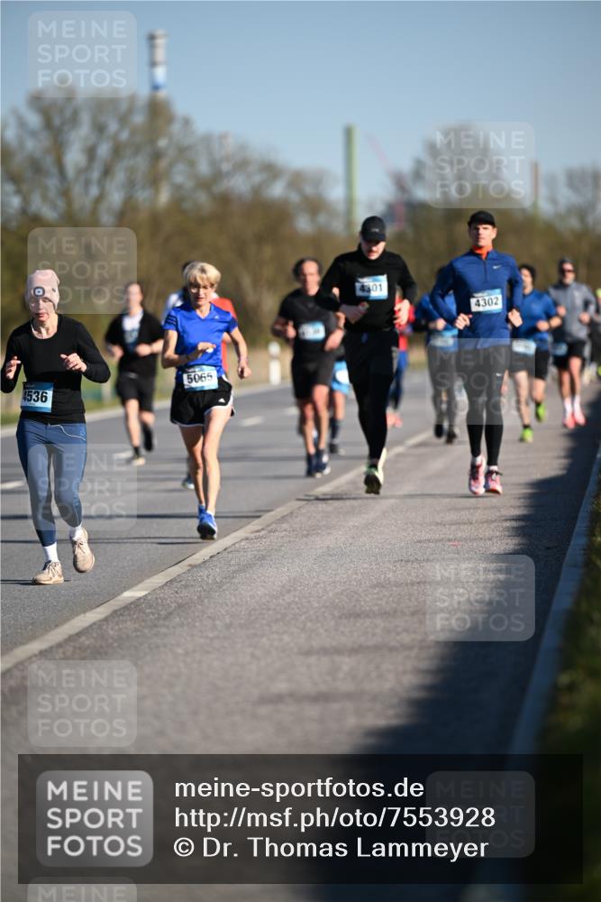 06.04.2025 - 44. Internationalen Wilhelmsburger Insellauf Dr. Thomas Lammeyer http://msf.ph/oto/7553928 06.04.2025 09:28:36 Laufen 5065, 4536, 4301, 4302 meine-sportfotos.de
