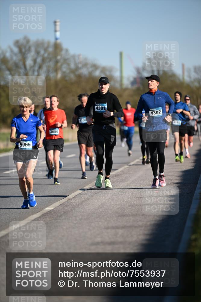 06.04.2025 - 44. Internationalen Wilhelmsburger Insellauf Dr. Thomas Lammeyer http://msf.ph/oto/7553937 06.04.2025 09:28:38 Laufen 5065, 3650, 4301, 4302 meine-sportfotos.de