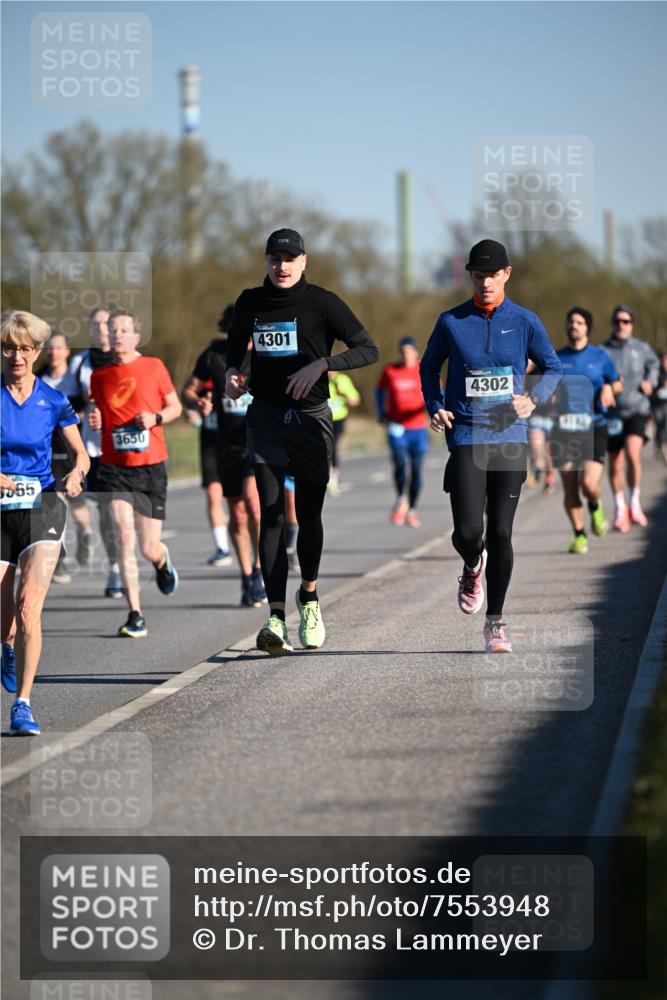 06.04.2025 - 44. Internationalen Wilhelmsburger Insellauf Dr. Thomas Lammeyer http://msf.ph/oto/7553948 06.04.2025 09:28:39 Laufen 5865, 3650, 4301, 4302 meine-sportfotos.de